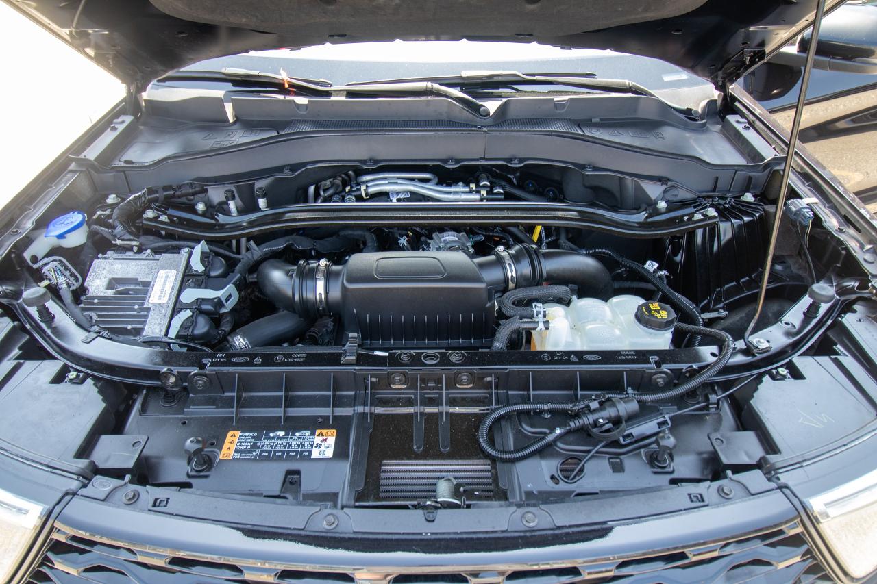 2022 Ford Explorer ST 4WD Photo5