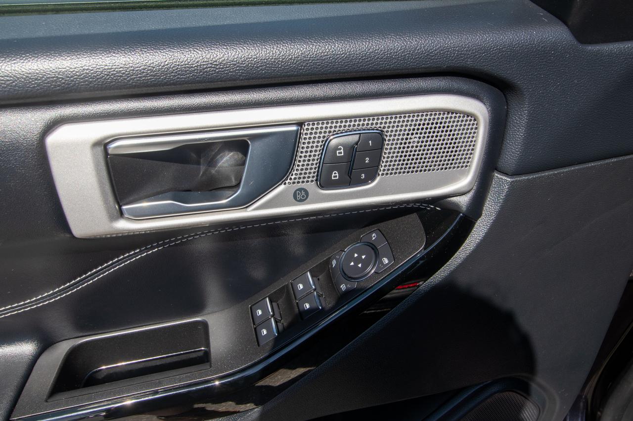 2022 Ford Explorer ST 4WD Photo5