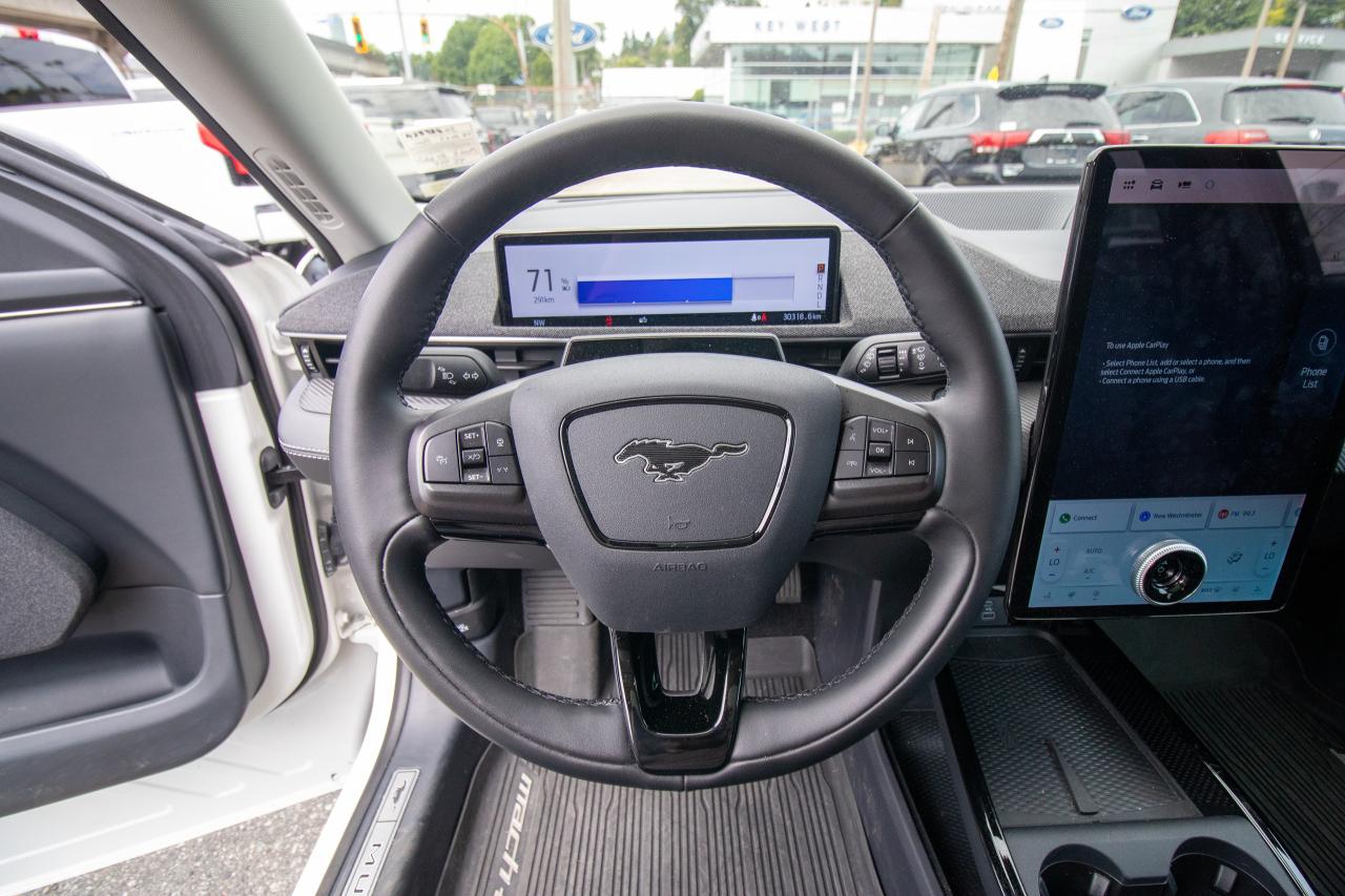 2023 Ford Mustang Mach-E Premium AWD Photo5