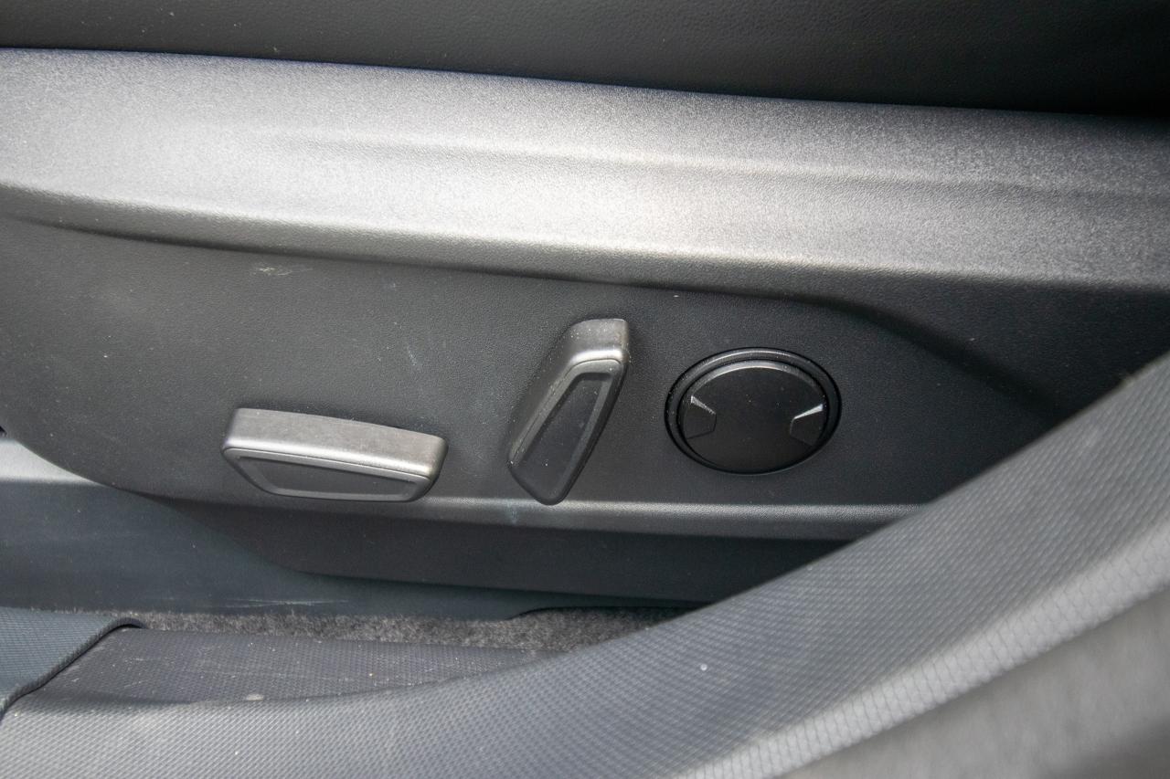 2023 Ford Mustang Mach-E Premium AWD Photo5