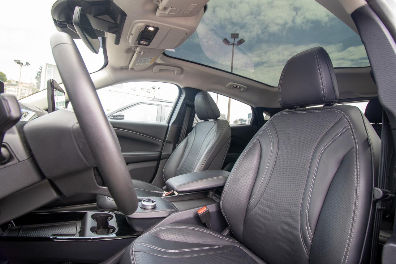 2023 Ford Mustang Mach-E Premium AWD Photo5