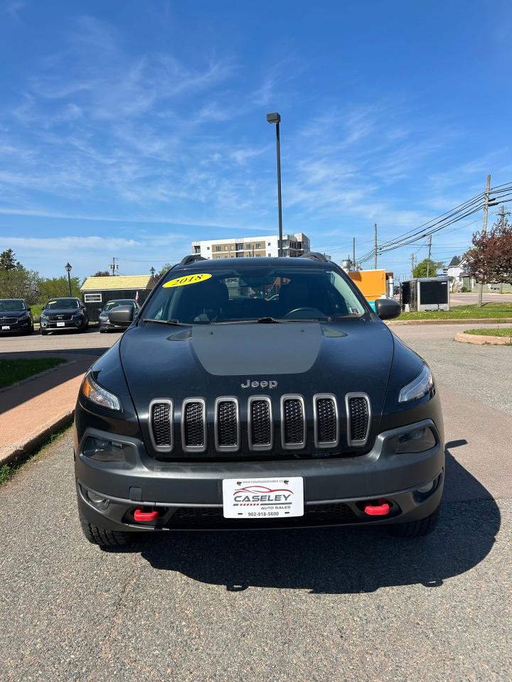 2018 Jeep Cherokee Trailhawk - Photo #2