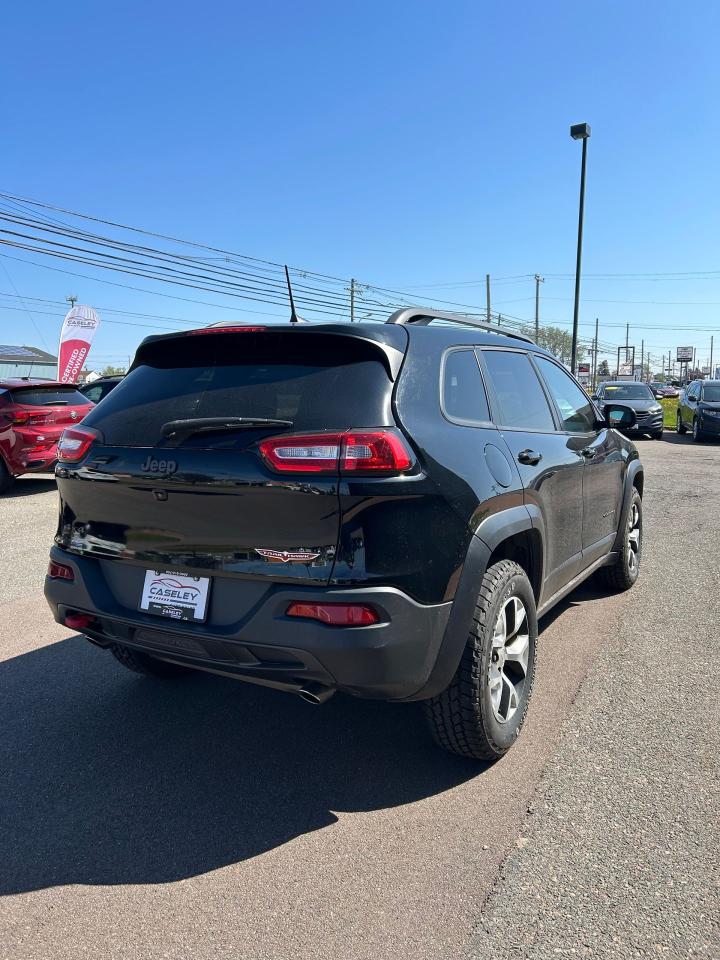 2018 Jeep Cherokee Trailhawk - Photo #4