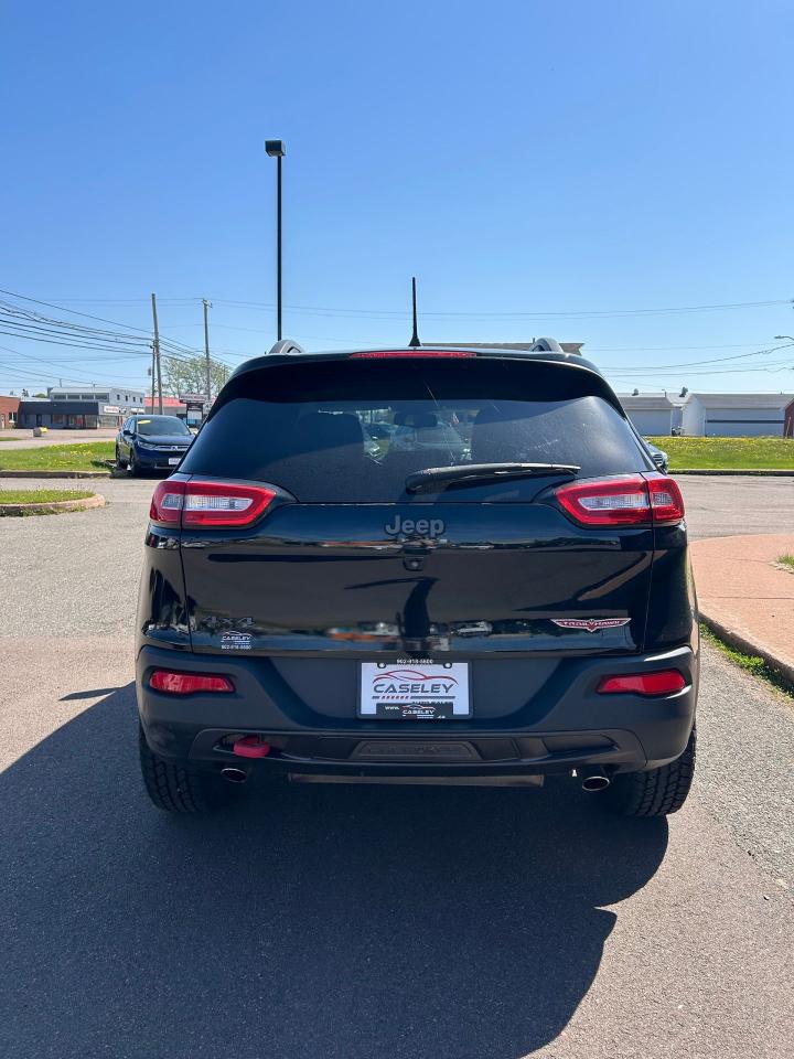 2018 Jeep Cherokee Trailhawk - Photo #5
