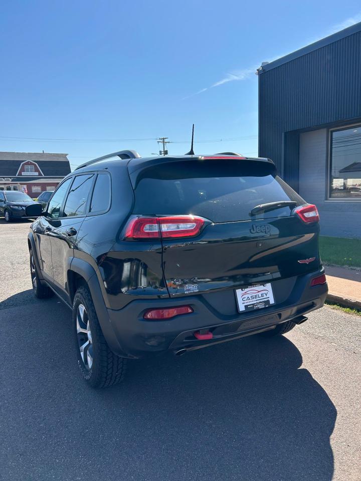 2018 Jeep Cherokee Trailhawk - Photo #6