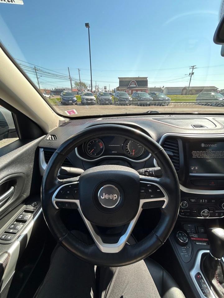 2018 Jeep Cherokee Trailhawk - Photo #9
