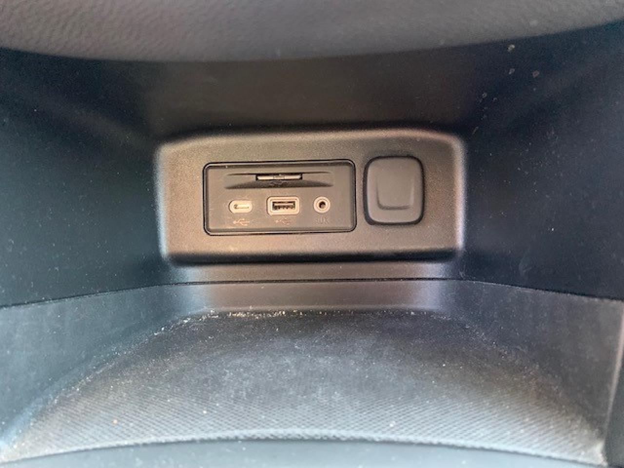 2021 Chevrolet Equinox LT - Photo #11