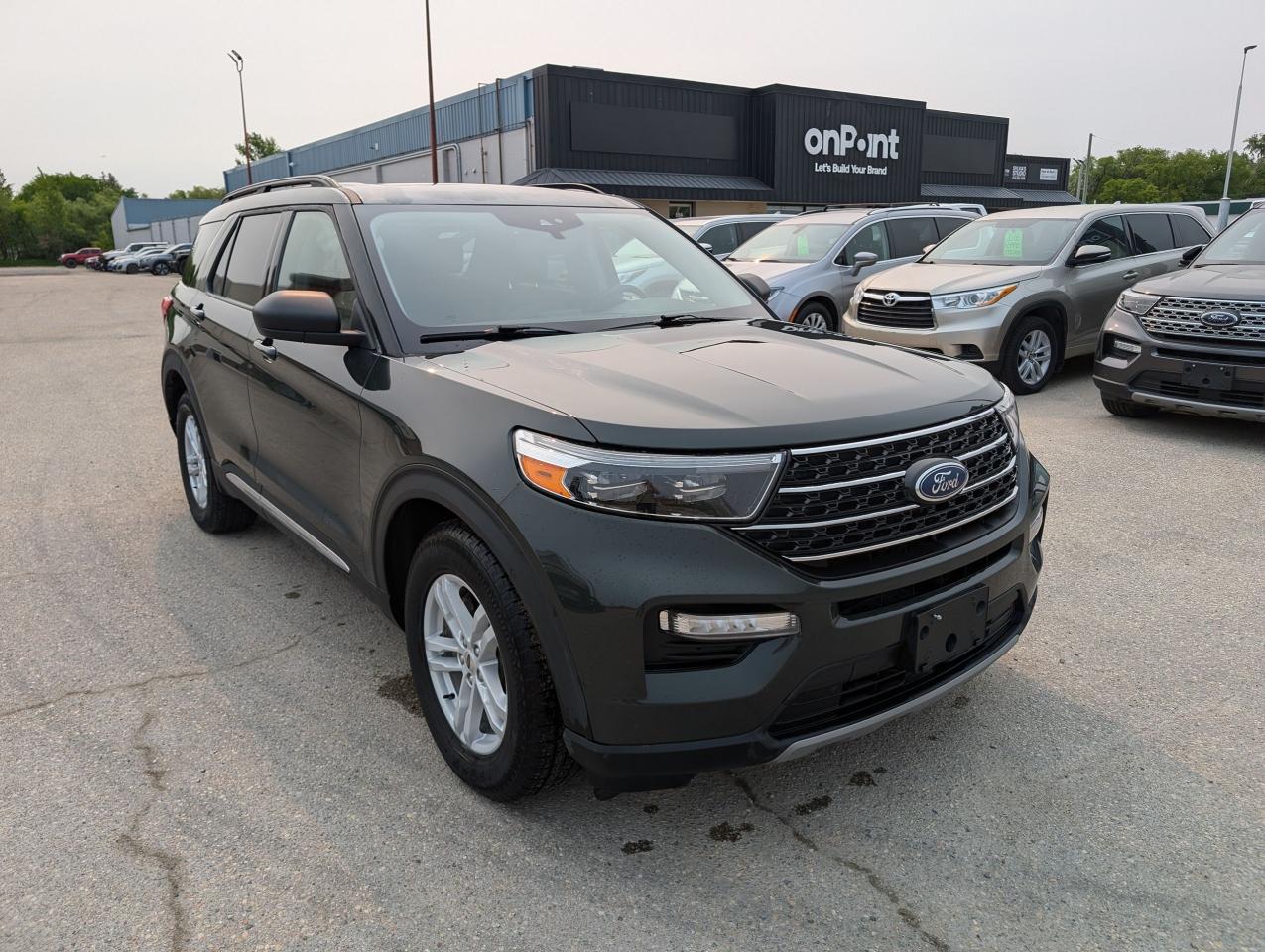 2022 Ford Explorer XLT | CarPlay | Adaptive Cruise | Htd Steering - Photo #2