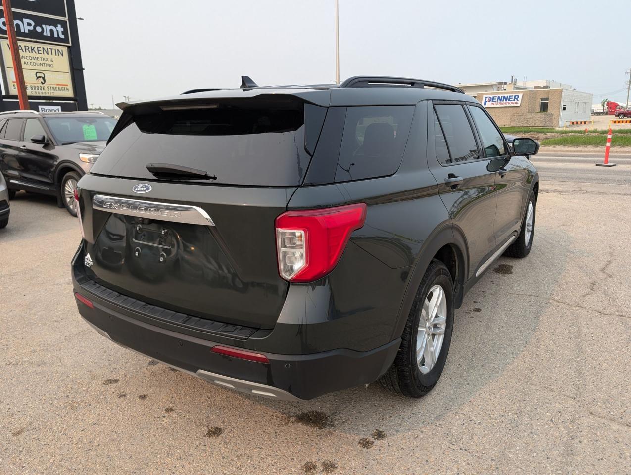 2022 Ford Explorer XLT | CarPlay | Adaptive Cruise | Htd Steering - Photo #4