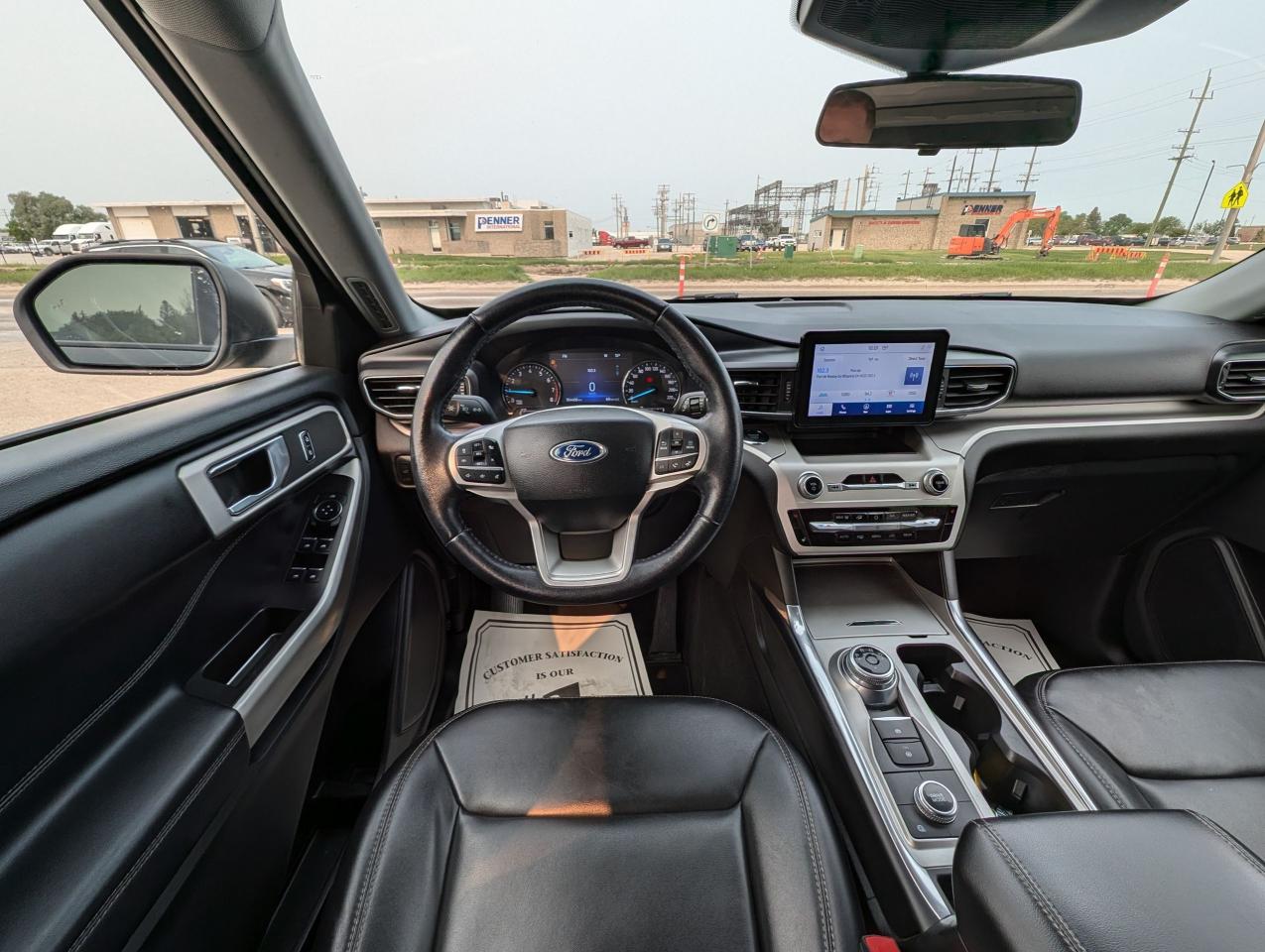 2022 Ford Explorer XLT | CarPlay | Adaptive Cruise | Htd Steering - Photo #9