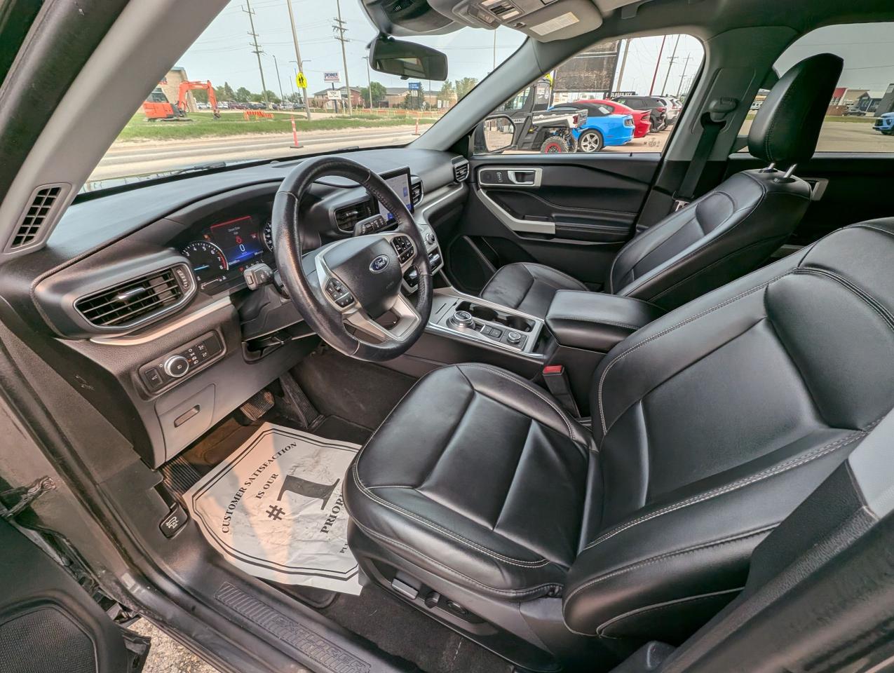 2022 Ford Explorer XLT | CarPlay | Adaptive Cruise | Htd Steering - Photo #10