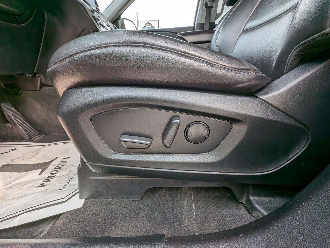 2022 Ford Explorer XLT | CarPlay | Adaptive Cruise | Htd Steering - Photo #13