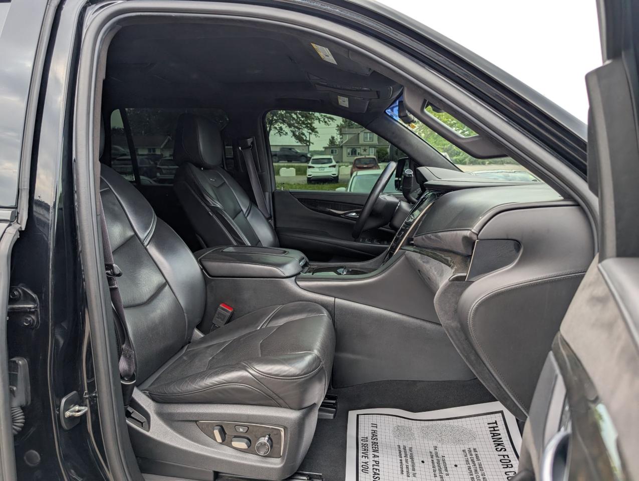 2017 Cadillac Escalade Platinum - Photo #28