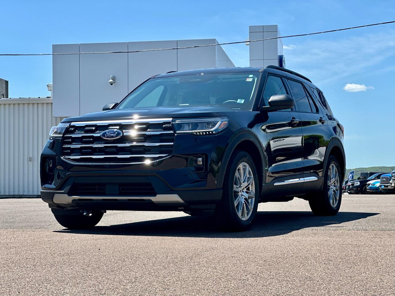 2025 Ford Explorer ACTIVE 4WD Photo2