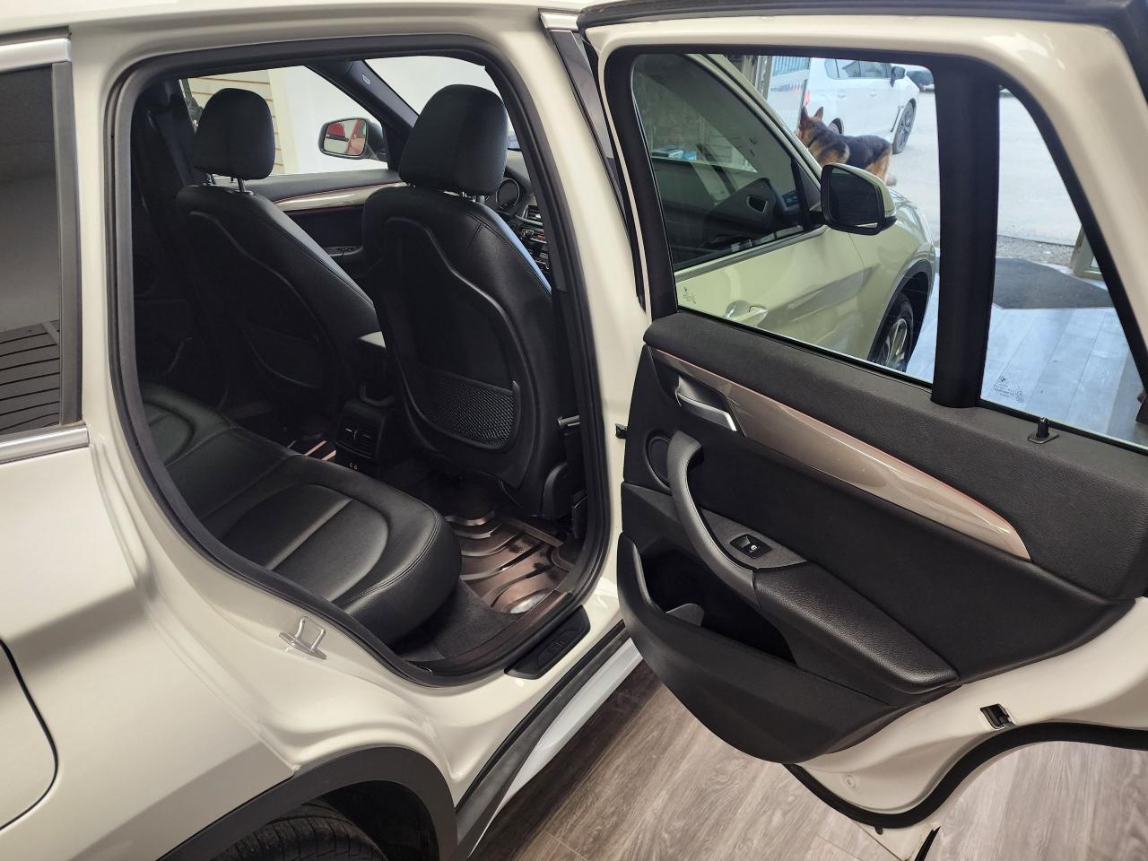 2019 BMW X1 xDrive28i  CLEAN CARFAX / NO ACCIDENTS - Photo #10