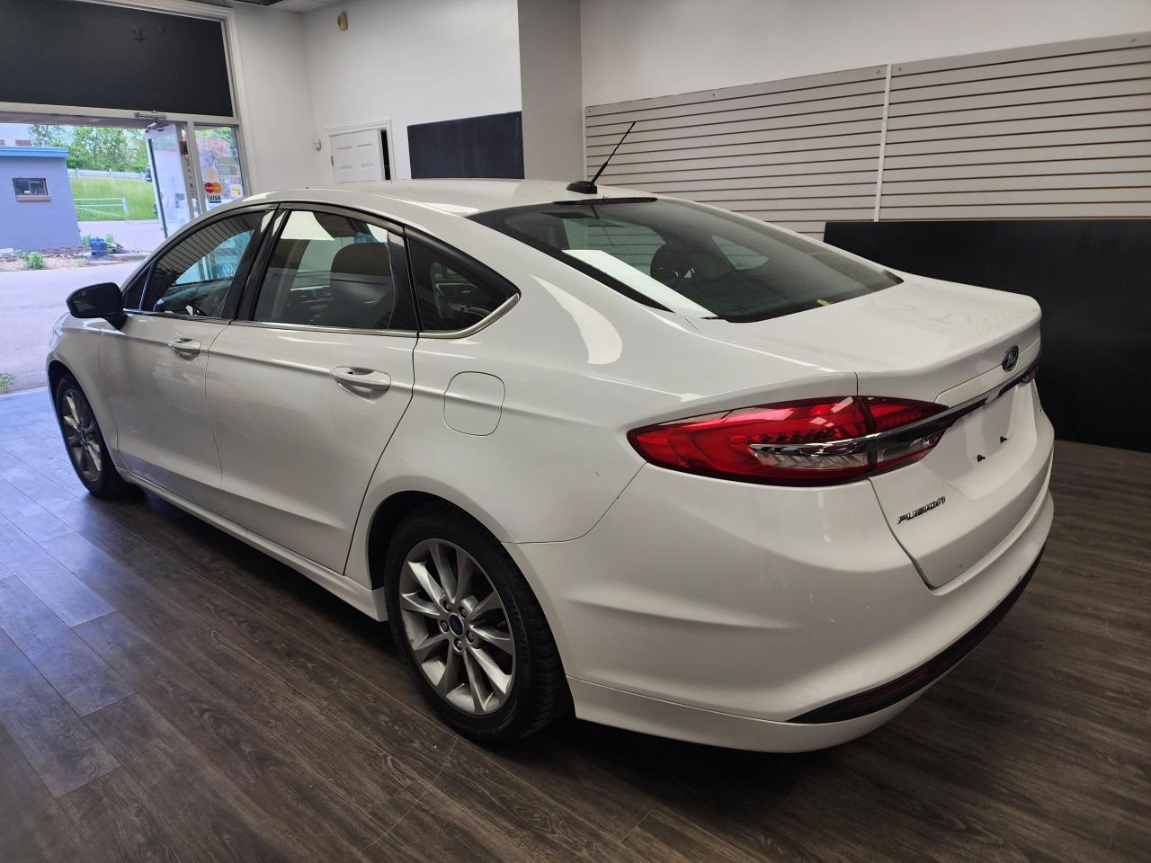 2017 Ford Fusion SE. CLEAN CARFAX / NO ACCIDENTS - Photo #7