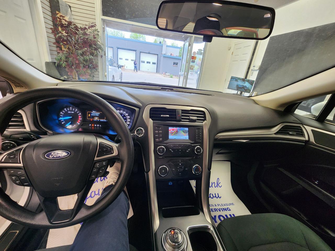 2017 Ford Fusion SE. CLEAN CARFAX / NO ACCIDENTS - Photo #19