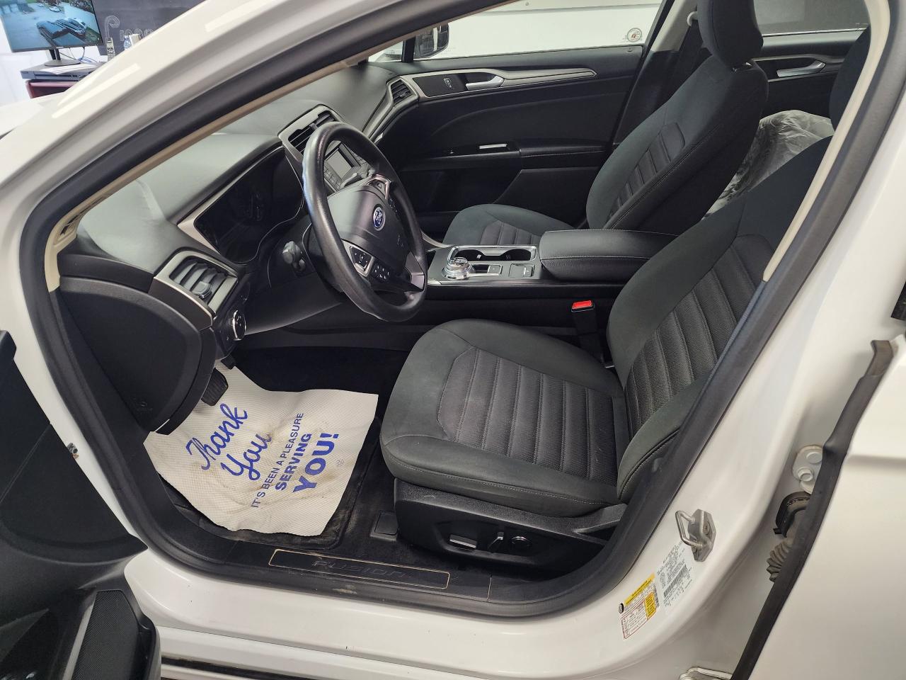 2017 Ford Fusion SE. CLEAN CARFAX / NO ACCIDENTS - Photo #15