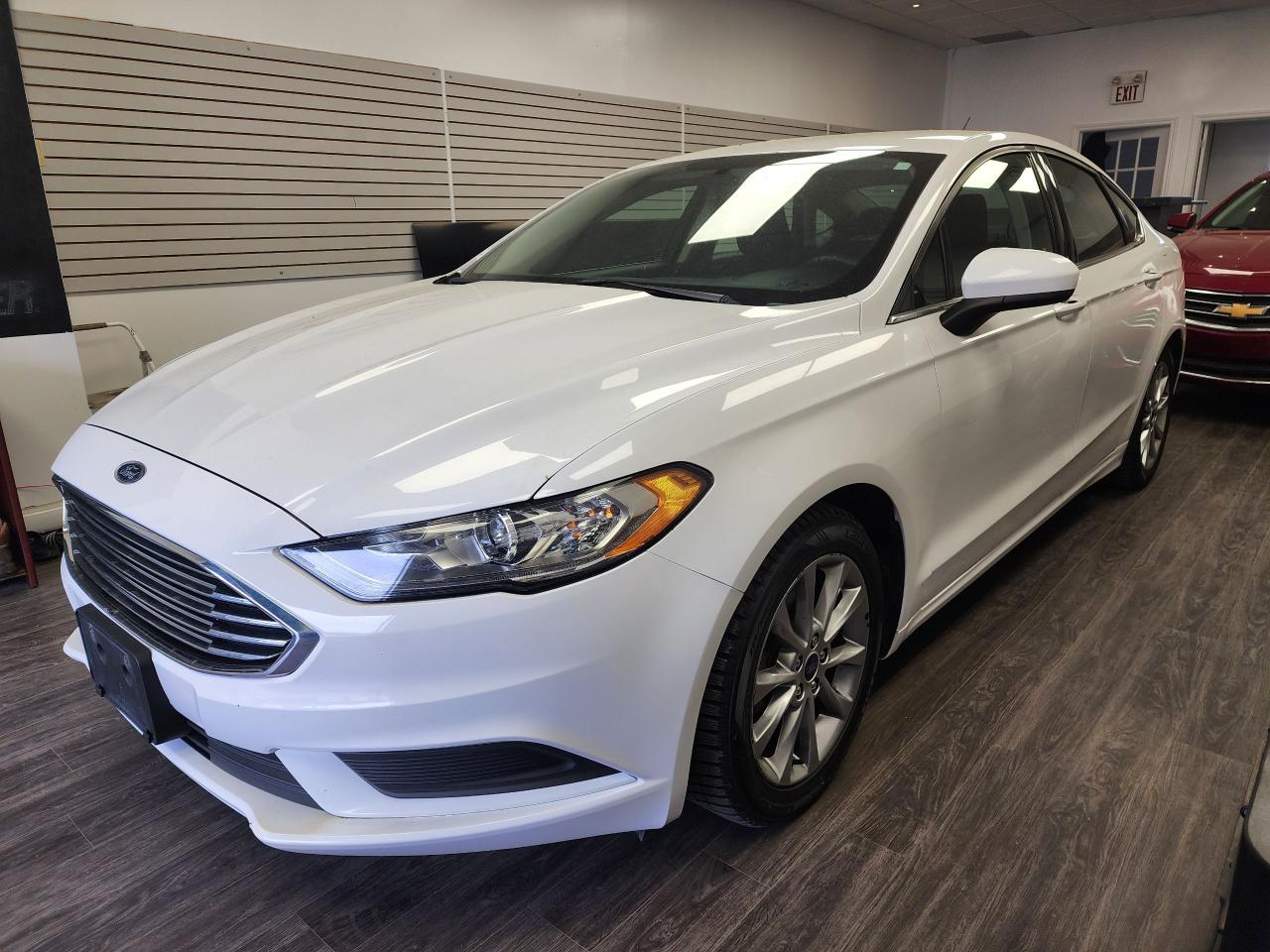 Used 2017 Ford Fusion SE. CLEAN CARFAX / NO ACCIDENTS for sale in Brantford, ON