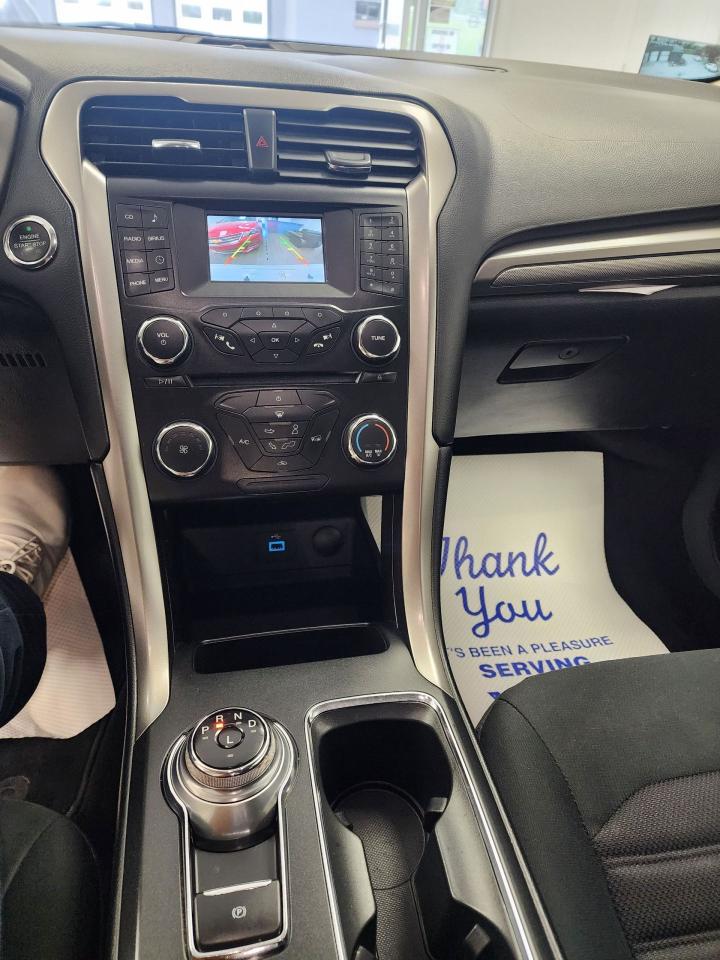 2017 Ford Fusion SE. CLEAN CARFAX / NO ACCIDENTS - Photo #18