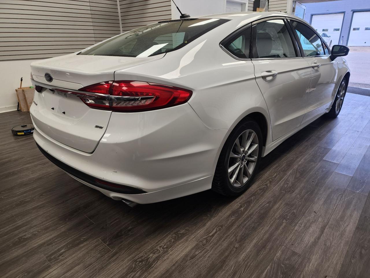 2017 Ford Fusion SE. CLEAN CARFAX / NO ACCIDENTS - Photo #6