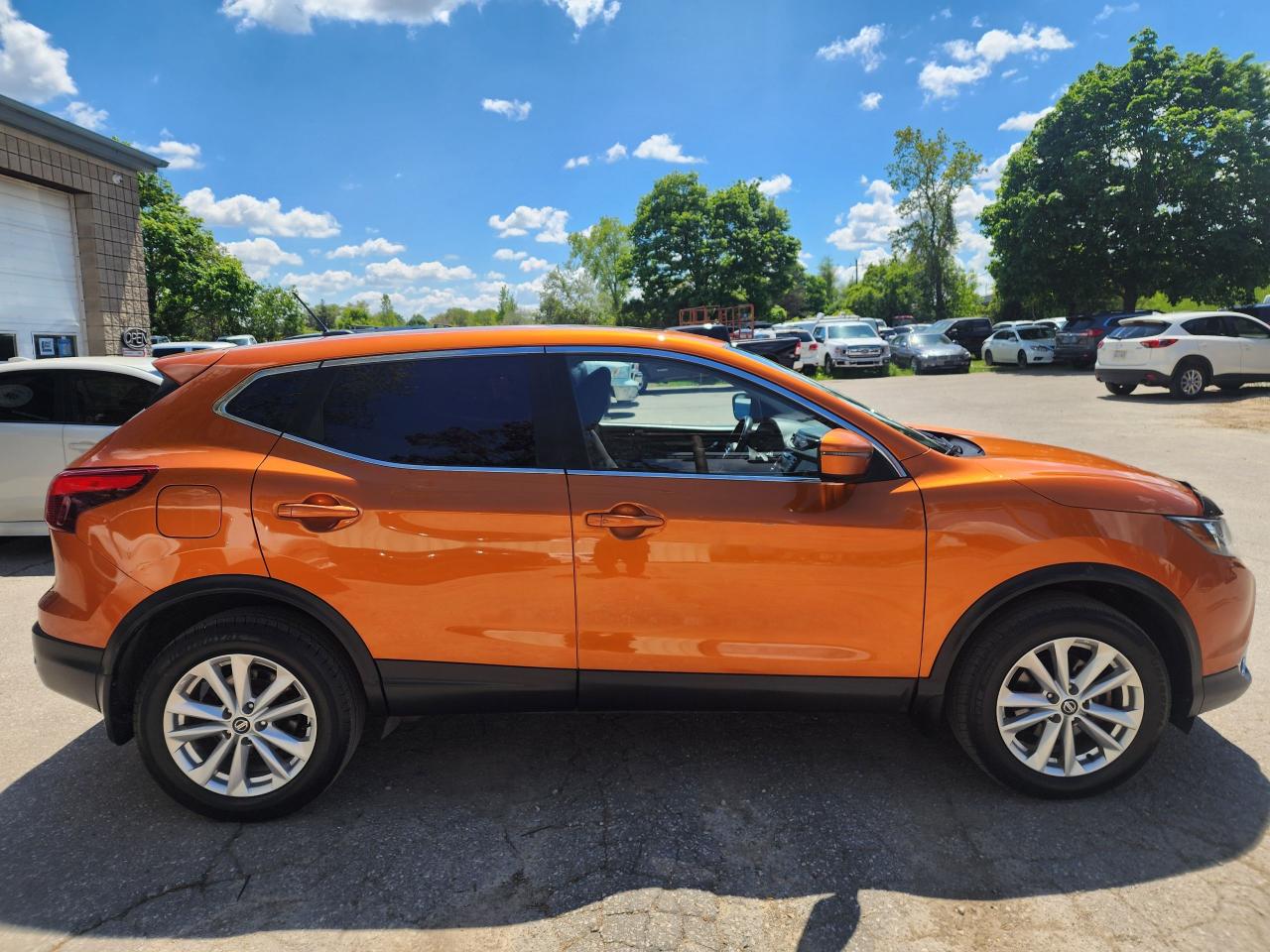 2019 Nissan Qashqai S l Clean Carfax l No Accident l Photo4