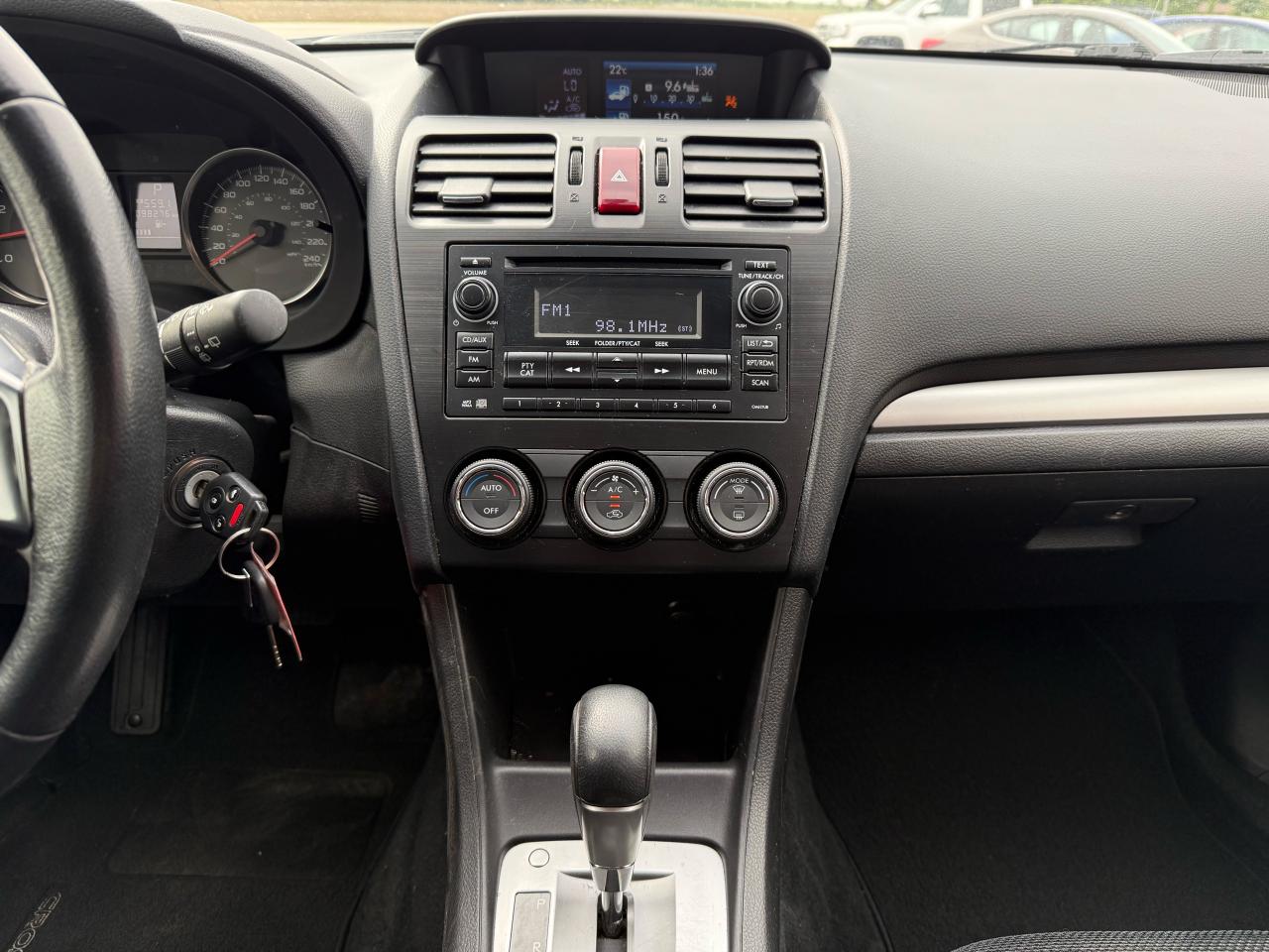 2013 Subaru XV Crosstrek 2.0i w/Touring Pkg | Sunroof | Heated Seats | Bluetooth - Photo #13