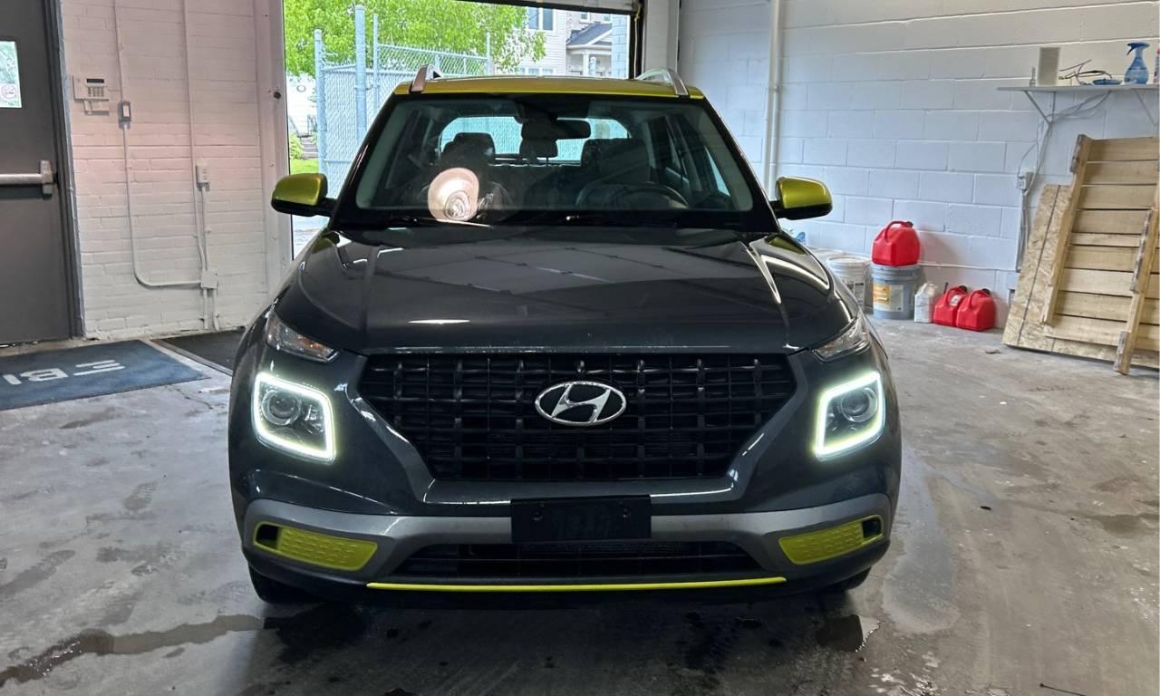 2021 Hyundai Venue Trend IVT w/Urban Pkg/Grey-Lime Interior - Photo #3
