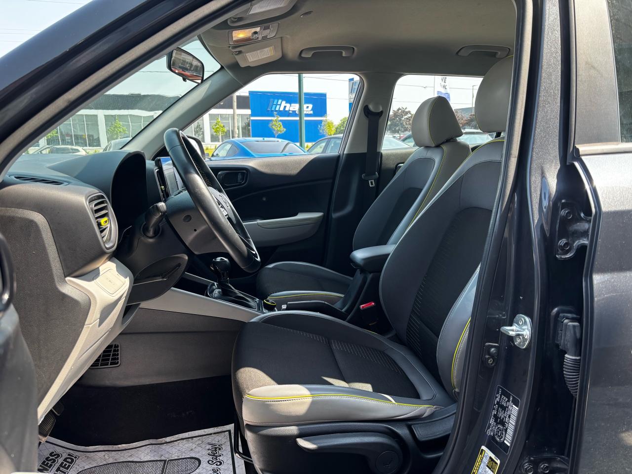2021 Hyundai Venue Trend IVT w/Urban Pkg/Grey-Lime Interior - Photo #10