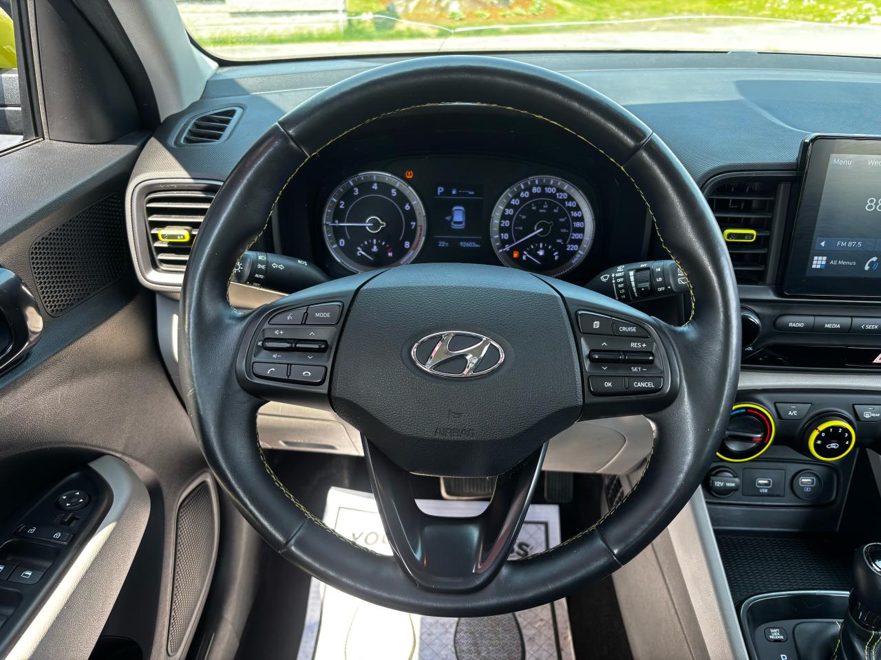 2021 Hyundai Venue Trend IVT w/Urban Pkg/Grey-Lime Interior - Photo #7