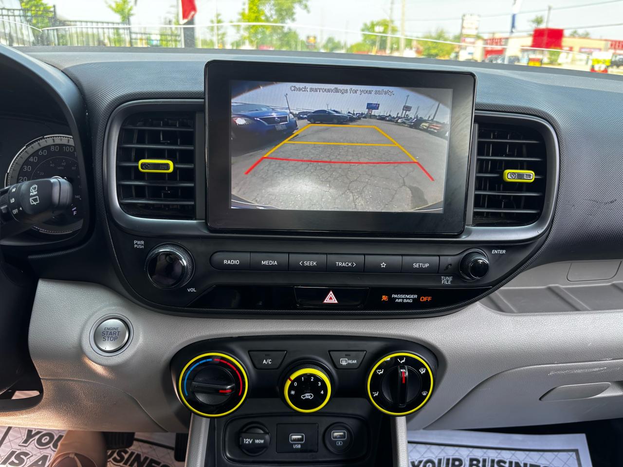 2021 Hyundai Venue Trend IVT w/Urban Pkg/Grey-Lime Interior - Photo #14