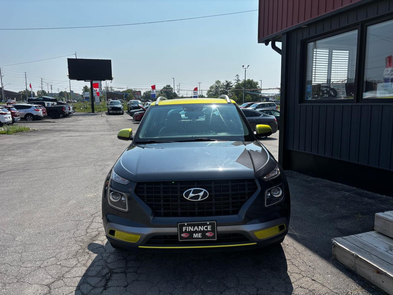 2021 Hyundai Venue Trend IVT w/Urban Pkg/Grey-Lime Interior - Photo #2