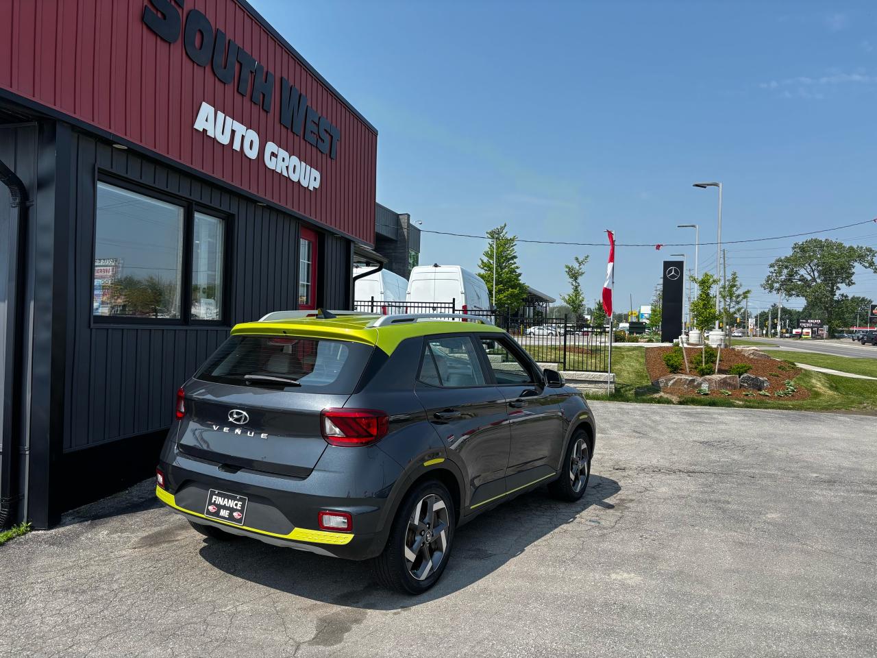 2021 Hyundai Venue Trend IVT w/Urban Pkg/Grey-Lime Interior - Photo #16