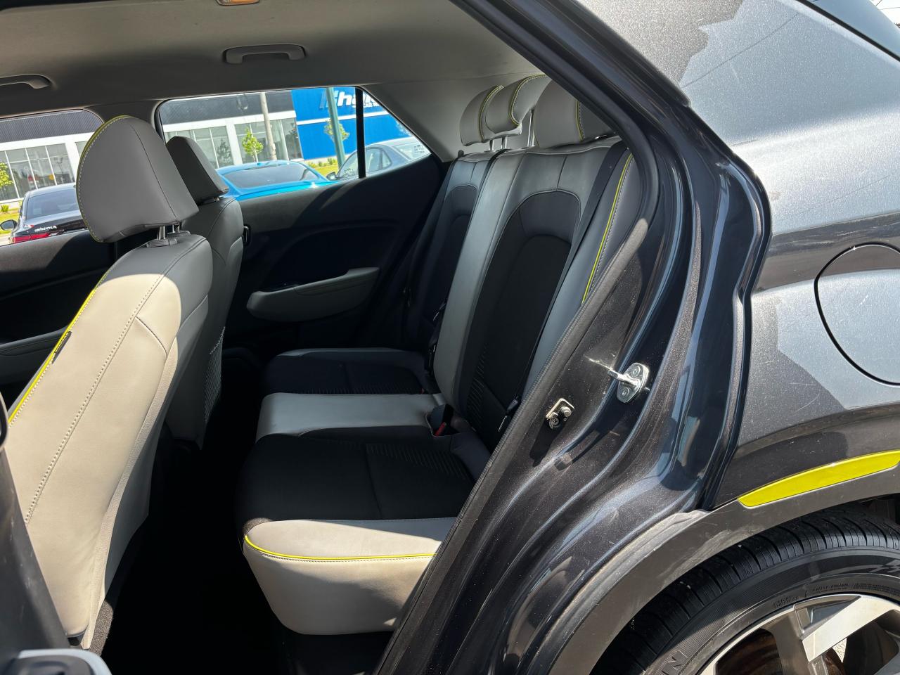 2021 Hyundai Venue Trend IVT w/Urban Pkg/Grey-Lime Interior - Photo #9