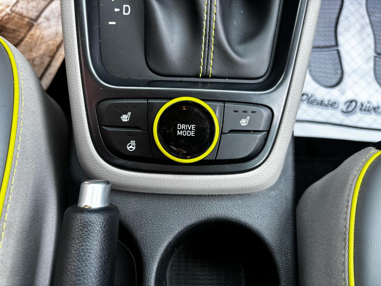 2021 Hyundai Venue Trend IVT w/Urban Pkg/Grey-Lime Interior - Photo #12