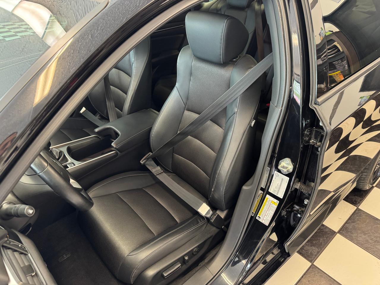 2018 Honda Accord Sport Manual+New Tires+Alloys+Adaptive Cruise+A/C Photo20