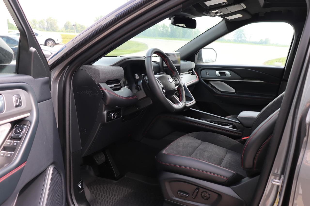 2025 Ford Explorer ST 4WD Photo5
