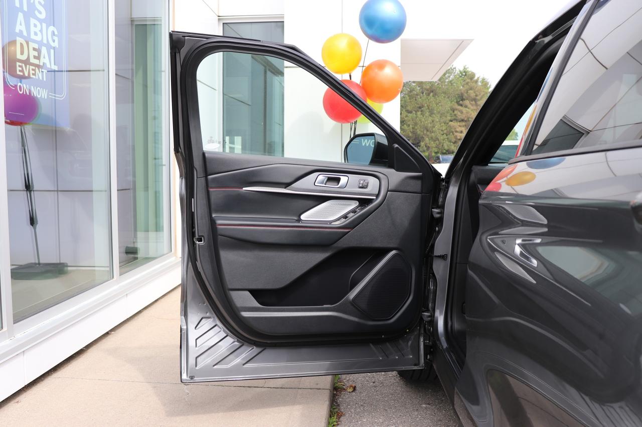 2025 Ford Explorer ST 4WD Photo5