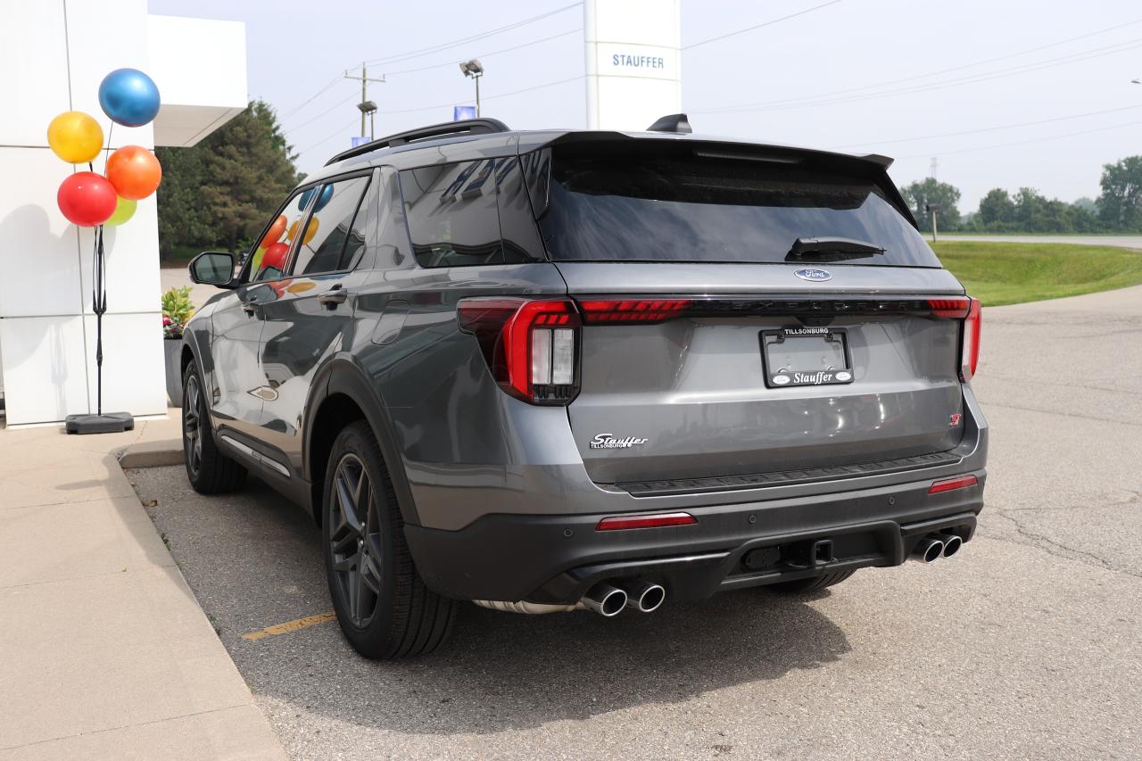 2025 Ford Explorer ST 4WD Photo