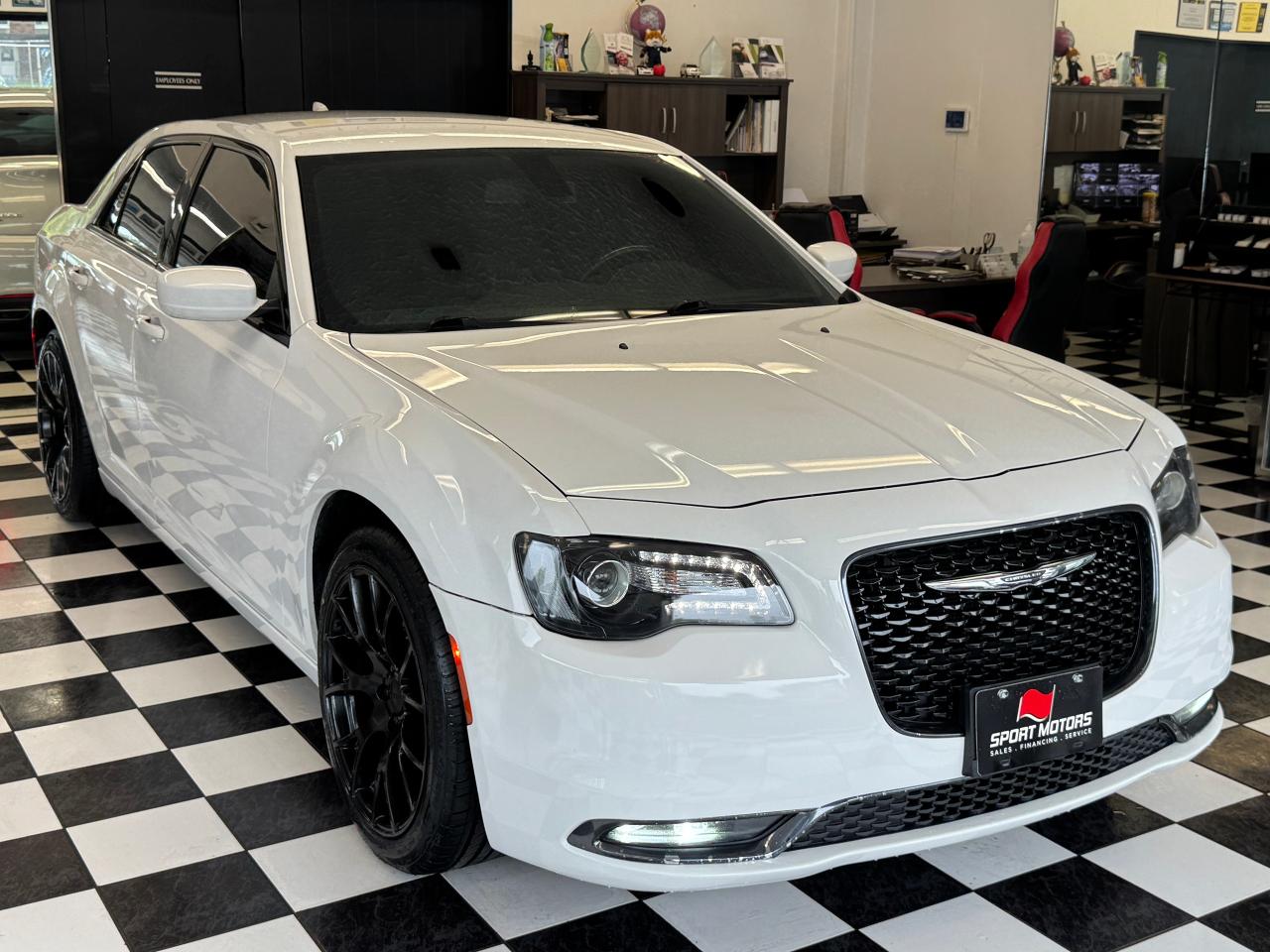 2019 Chrysler 300 300S+New Brakes+Tires+Alloy+ApplePlay+Remote Start Photo67