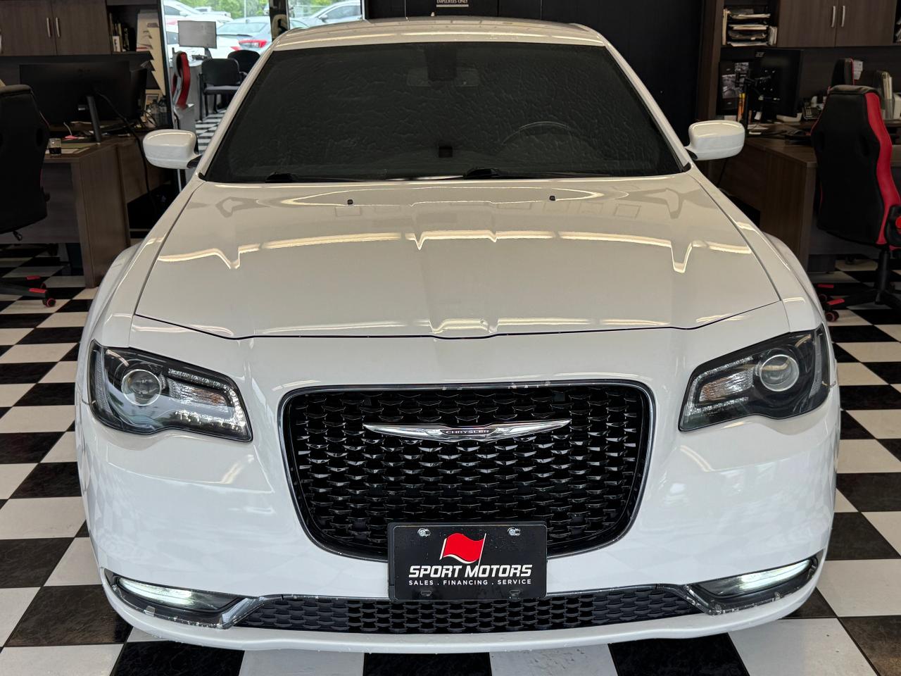 2019 Chrysler 300 300S+New Brakes+Tires+Alloy+ApplePlay+Remote Start Photo68