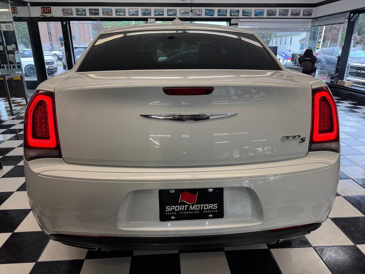 2019 Chrysler 300 300S+New Brakes+Tires+Alloy+ApplePlay+Remote Start Photo65