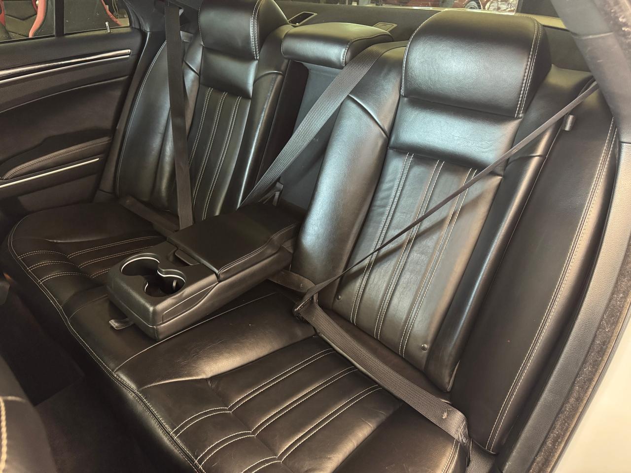 2019 Chrysler 300 300S+New Brakes+Tires+Alloy+ApplePlay+Remote Start Photo84