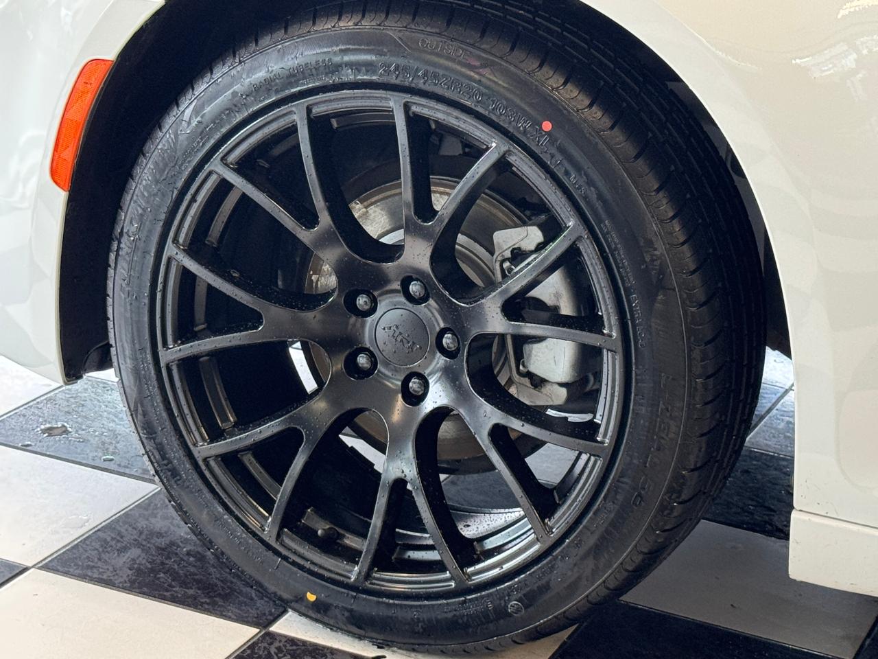 2019 Chrysler 300 300S+New Brakes+Tires+Alloy+ApplePlay+Remote Start Photo109