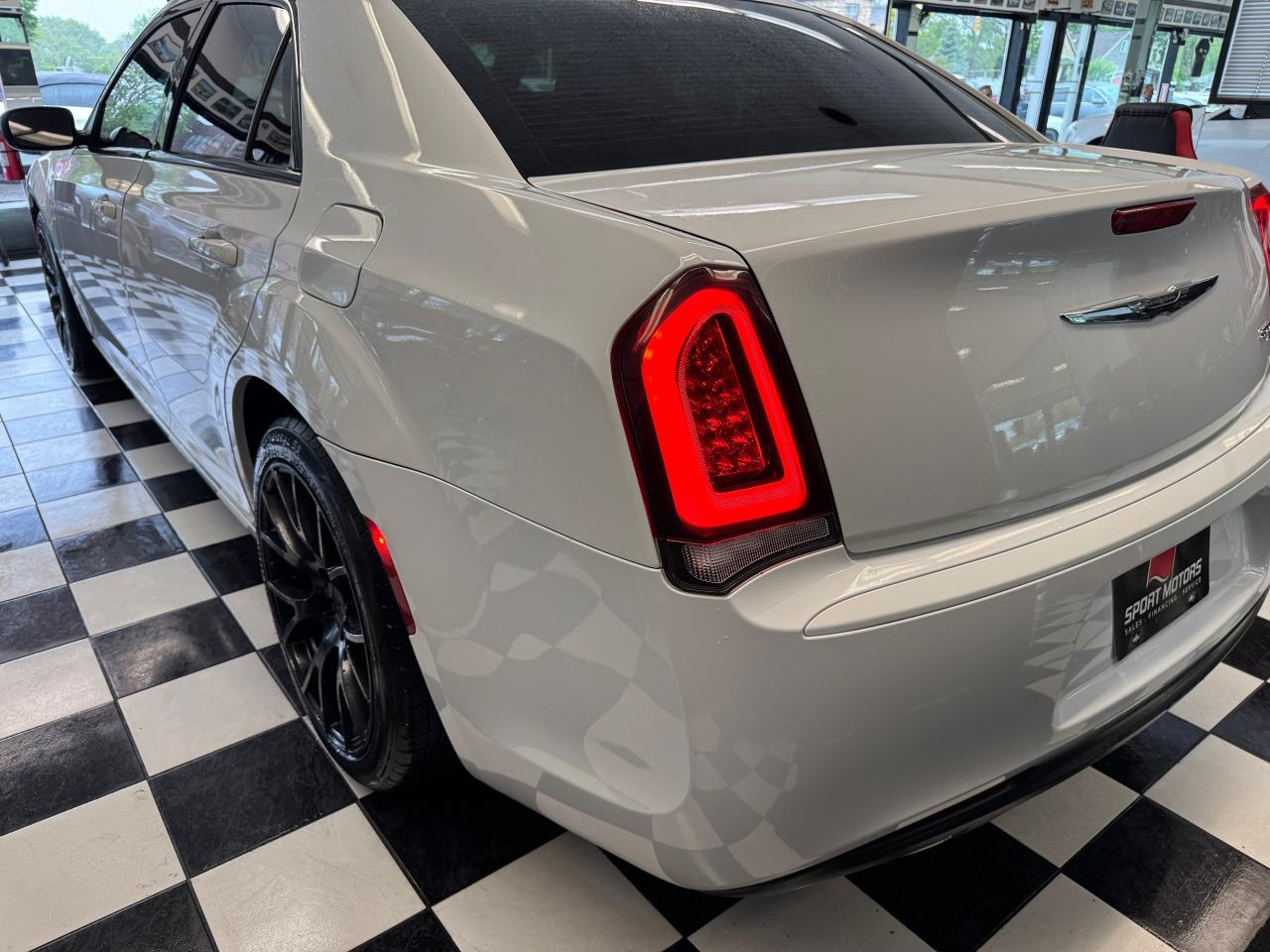 2019 Chrysler 300 300S+New Brakes+Tires+Alloy+ApplePlay+Remote Start Photo96