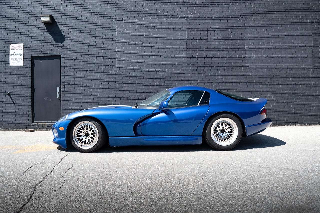 1996 Dodge Viper GTS - Photo #2