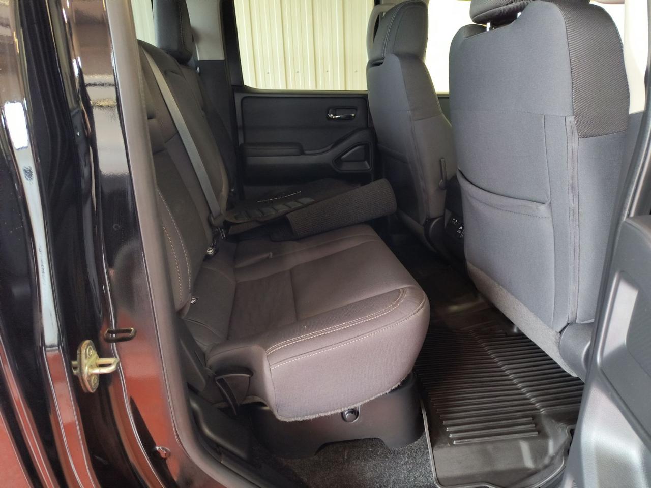 2022 Nissan Frontier SV Photo
