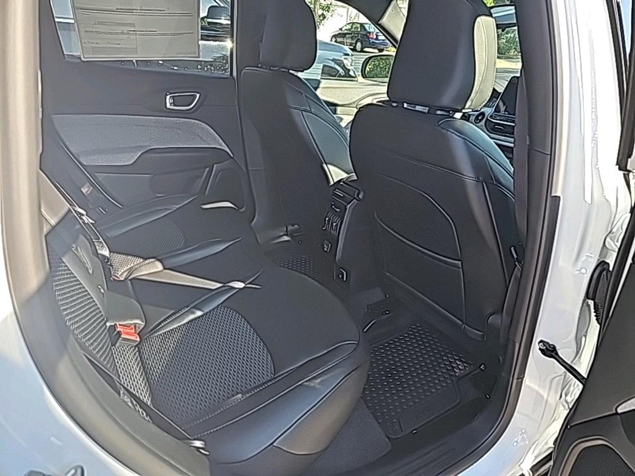 2025 Jeep Compass NORTH Photo