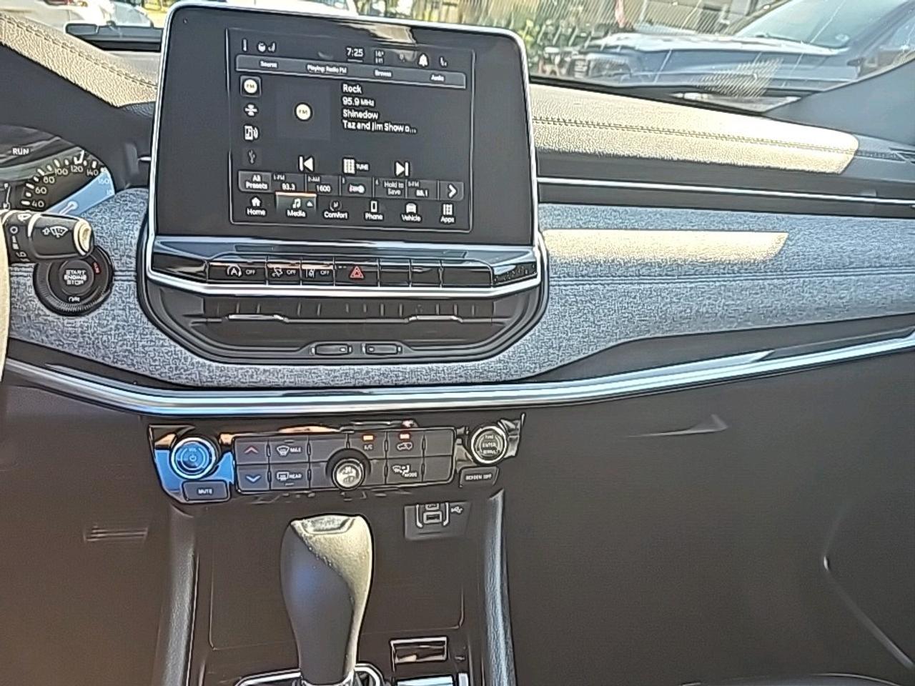 2025 Jeep Compass NORTH Photo