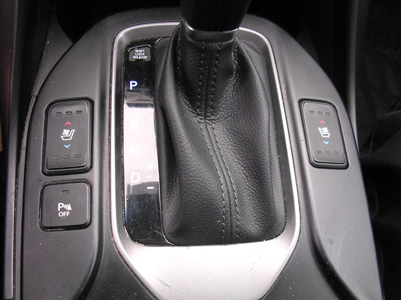 2015 Hyundai Santa Fe XL LIMITED - Photo #17